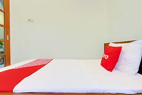 OYO 93789 Mbah Carik Homestay Syari'ah