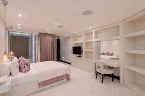 Stunning 5-bed House in London
