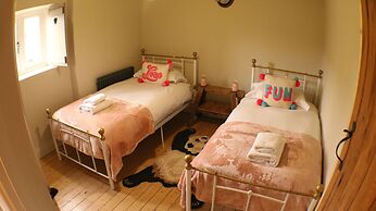 The Old Forge, a Cotswold Cottage in Winchcombe