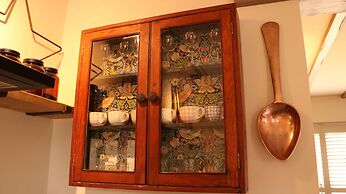 The Old Forge, a Cotswold Cottage in Winchcombe