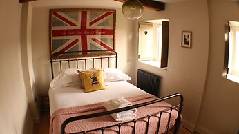 The Old Forge, a Cotswold Cottage in Winchcombe