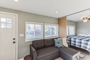 Cozy Lakefront Studio On Long Lake! Home by RedAwning