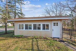 Cozy Lakefront Studio On Long Lake! Home by RedAwning