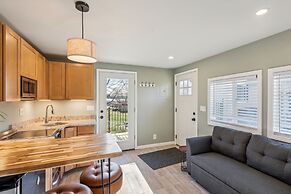 Cozy Lakefront Studio On Long Lake! Home by RedAwning