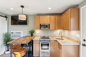 Cozy Lakefront Studio On Long Lake! Home by RedAwning