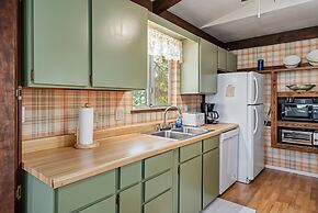 Tranquil Retreat - Home With Spacious Deck & Grill 4 Bedroom Home