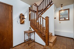 Tranquil Retreat - Home With Spacious Deck & Grill 4 Bedroom Home