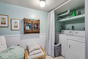 Tranquil Retreat - Home With Spacious Deck & Grill 4 Bedroom Home