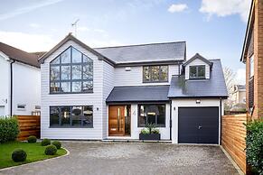 Elliot Oliver- Superior 6 Bedroom House With Hot Tub And Log Burner