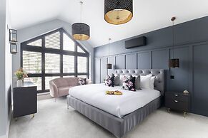 Elliot Oliver- Superior 6 Bedroom House With Hot Tub And Log Burner
