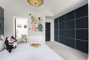 Elliot Oliver- Superior 6 Bedroom House With Hot Tub And Log Burner