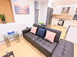 Stylish 2-bed Apartment Near Richmond Park