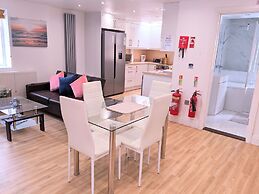 Stylish 2-bed Apartment Near Richmond Park