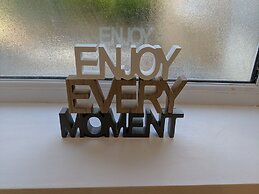 Stylish 2-bed Apartment Near Richmond Park