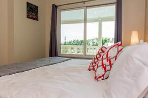 Downton Annie Apartment One 2BD 1BA Parking