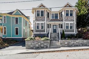 Downton Annie Apartment One 2BD 1BA Parking