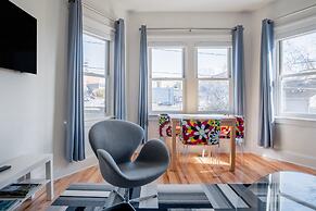 Downton Annie Apartment One 2BD 1BA Parking