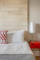 Downton Annie Apartment One 2BD 1BA Parking