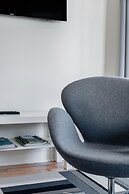 Downton Annie Apartment One 2BD 1BA Parking