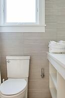 Downton Annie Apartment One 2BD 1BA Parking