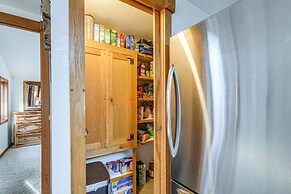 Beautiful Wasilla Home Rental w/ Deck & Gas Grill!