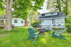 Coastal Lake Erie Cottage w/ Amazing Water Views!