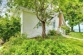Coastal Lake Erie Cottage w/ Amazing Water Views!