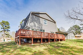 Spacious Arkansas Retreat w/ Deck, Hot Tub & Grill