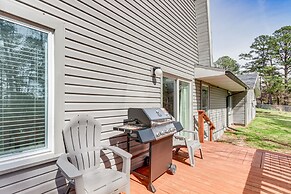 Spacious Arkansas Retreat w/ Deck, Hot Tub & Grill