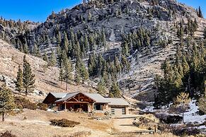 Remote Mountainside Cabin By Stillwater River