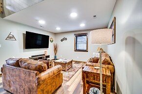 Modern Cabin w/ Hot Tub: Near Tail of the Dragon!