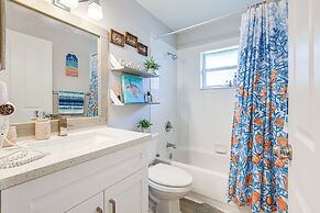 Pet-friendly Fort Pierce Home w/ Pool & Kayaks!