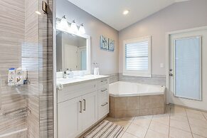 Pet-friendly Fort Pierce Home w/ Pool & Kayaks!