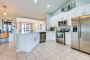 Pet-friendly Fort Pierce Home w/ Pool & Kayaks!