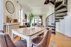 Saint Paul Vacation Rental Near Shopping & Dining!