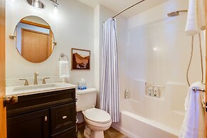 Fantastic Fraser Condo: Year-round Family Getaway