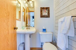 Fantastic Fraser Condo: Year-round Family Getaway