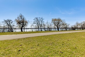 Cozy Niagara Falls Cottage w/ Gas Grill + Patio!