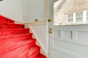 Cozy Niagara Falls Cottage w/ Gas Grill + Patio!