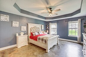 5 Mi to Belton Lake: Peaceful Home w/ Hot Tub