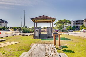 Atlantic Beach Condo w/ Balcony & Beach Access!