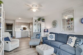 Atlantic Beach Condo w/ Balcony & Beach Access!