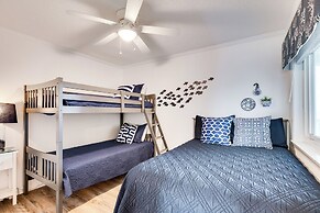 Atlantic Beach Condo w/ Balcony & Beach Access!