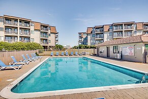 Atlantic Beach Condo w/ Balcony & Beach Access!