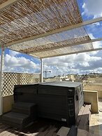 Ta' Pinu Spa Suite - Luxury Heritage Living