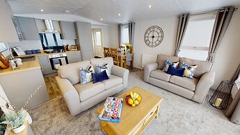 Brackenborough Lakes Resort