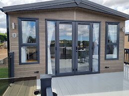 Brackenborough Lakes Resort