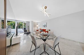 Biscayne Bay Poolside Oasis