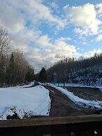 Whitecap Mountains Resort