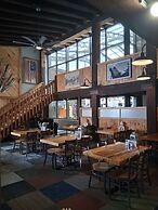 Whitecap Mountains Resort